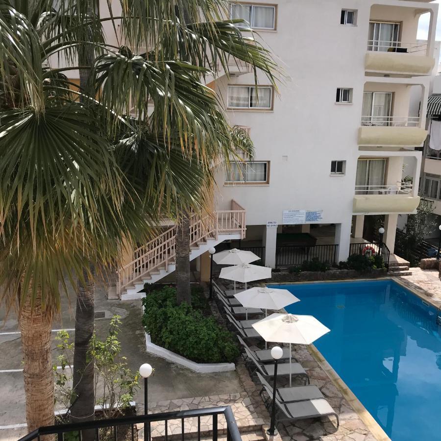 New York Plaza Hotel Apartments Paphos Buitenkant foto