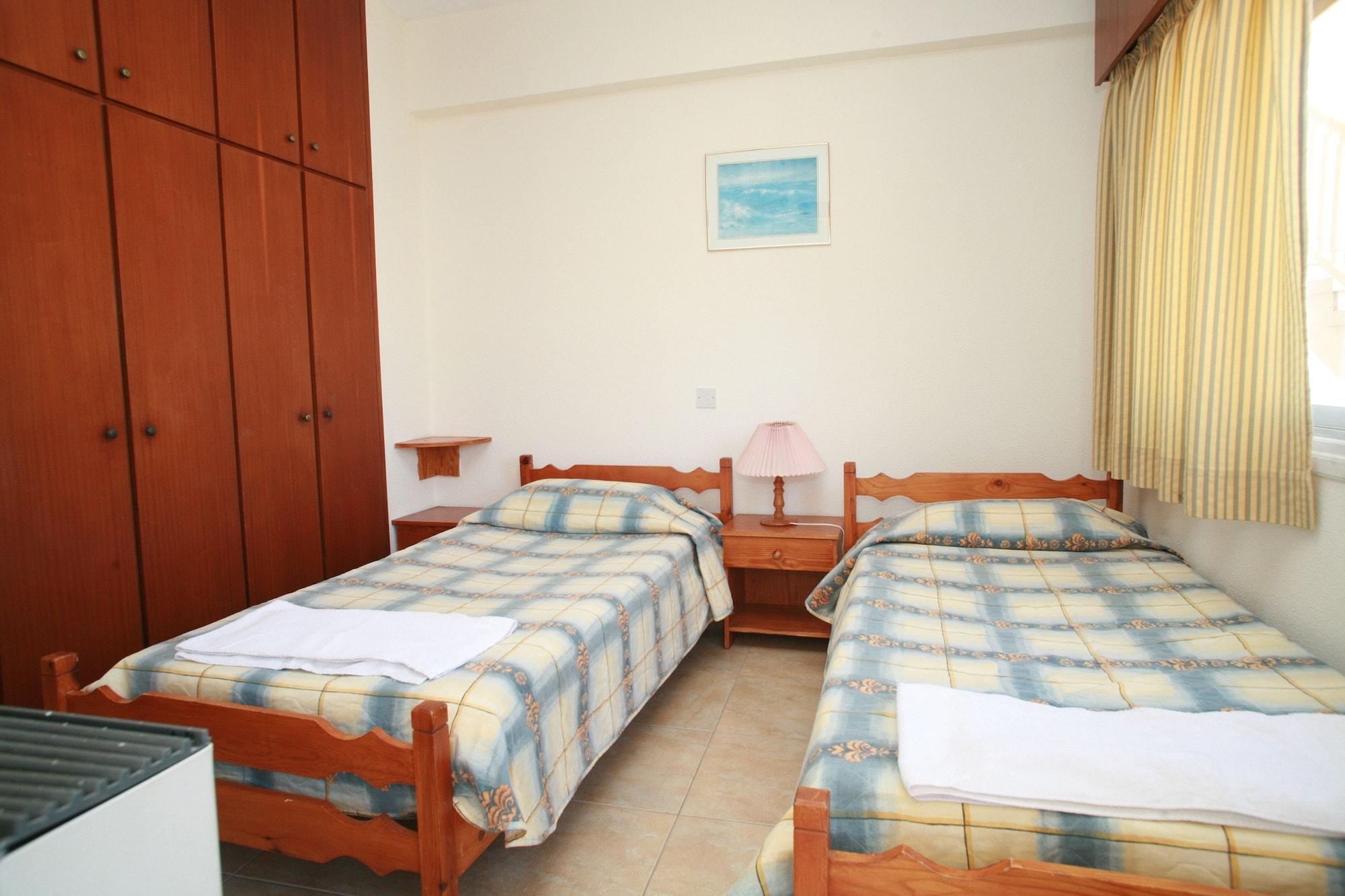 New York Plaza Hotel Apartments Paphos Buitenkant foto