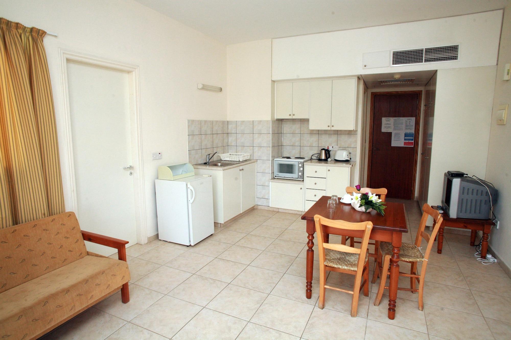 New York Plaza Hotel Apartments Paphos Buitenkant foto