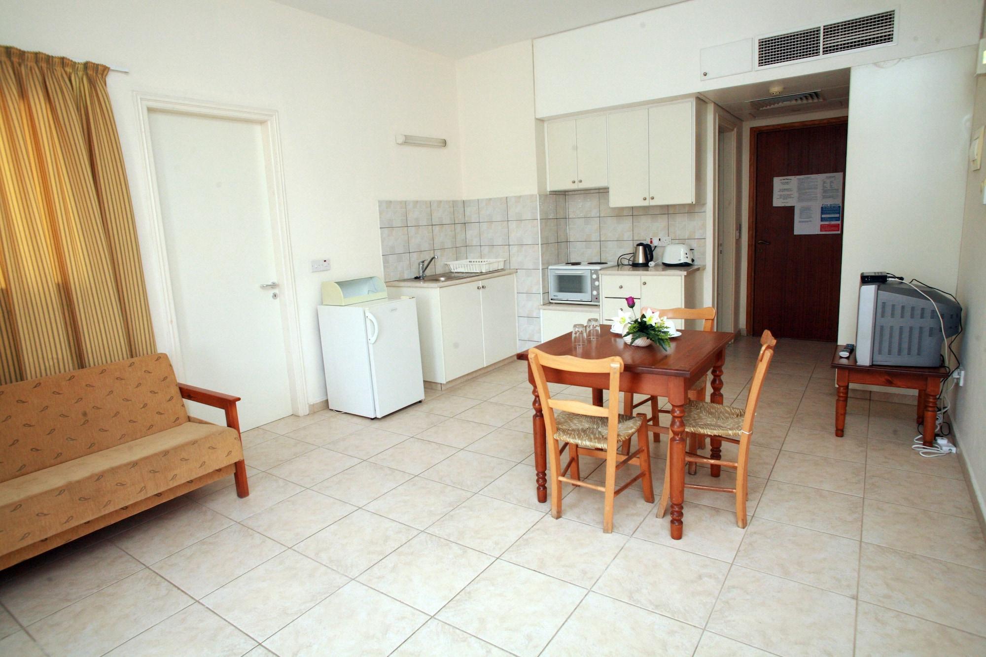 New York Plaza Hotel Apartments Paphos Buitenkant foto