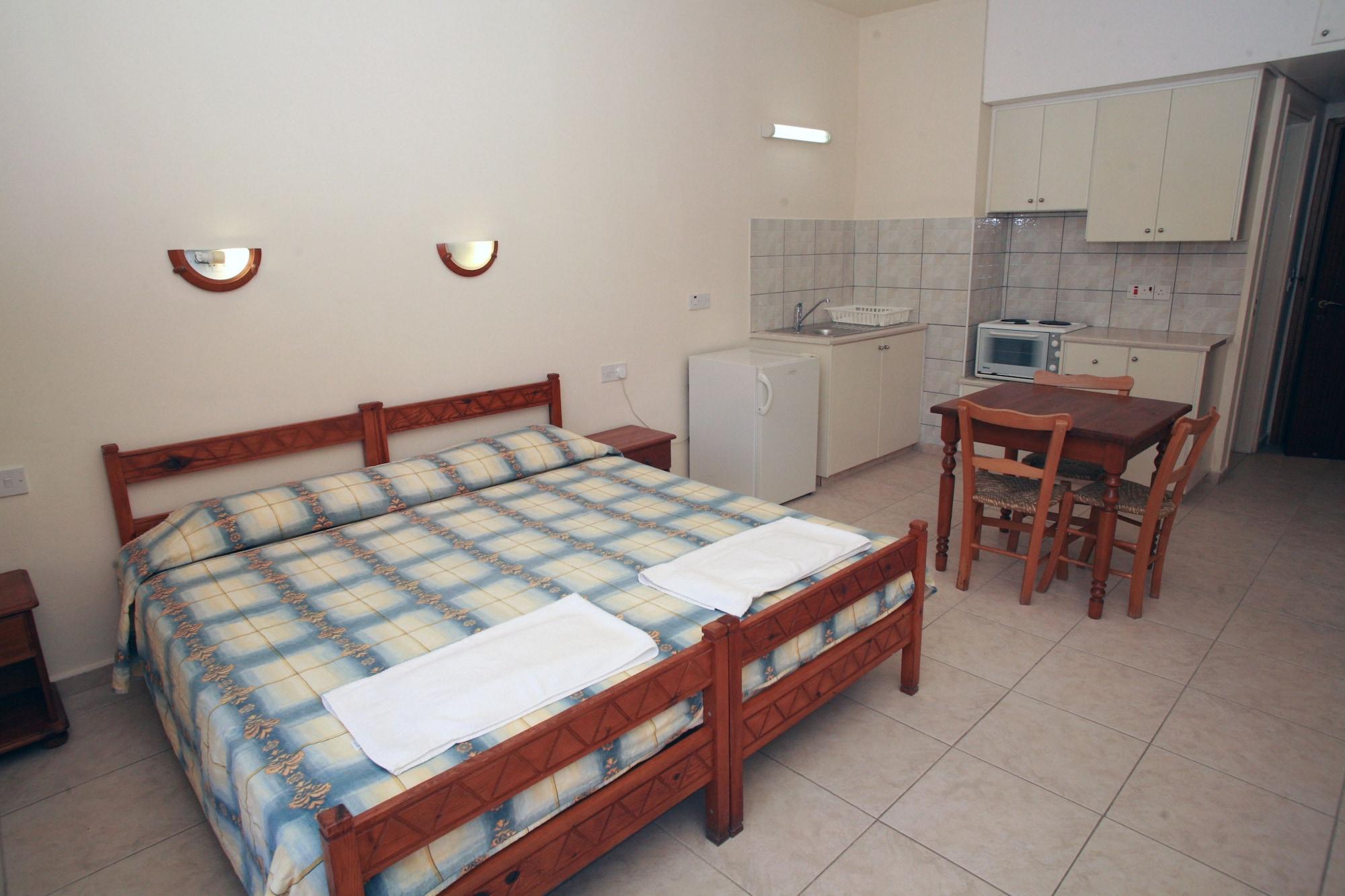 New York Plaza Hotel Apartments Paphos Buitenkant foto