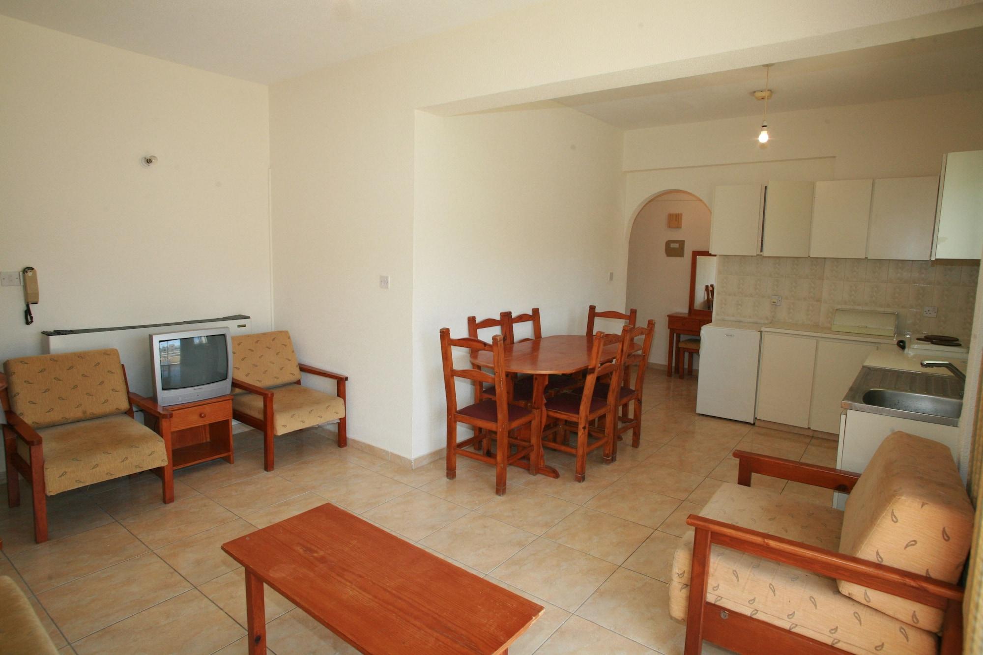 New York Plaza Hotel Apartments Paphos Buitenkant foto