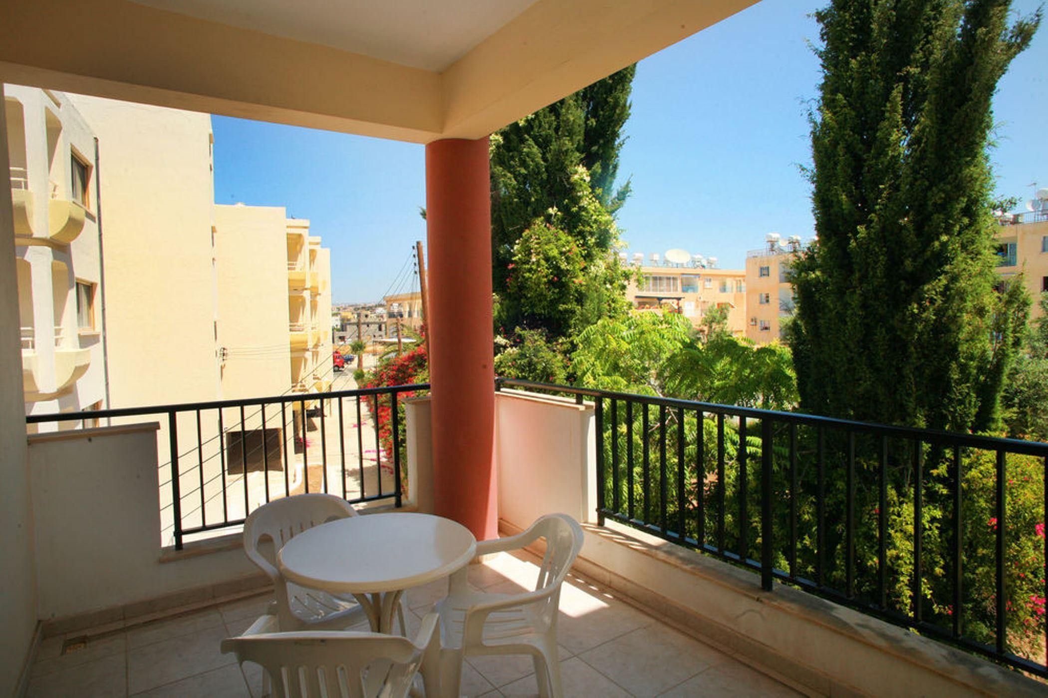 New York Plaza Hotel Apartments Paphos Buitenkant foto