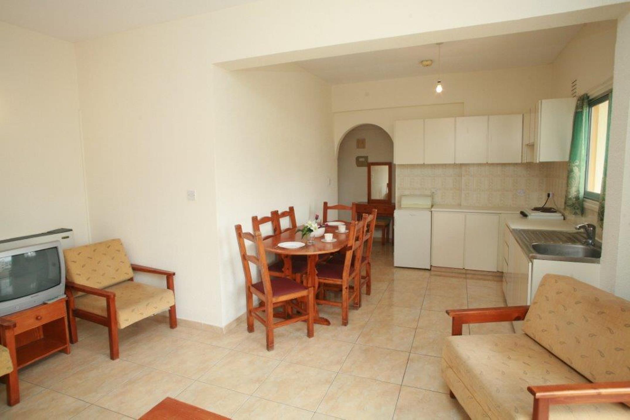 New York Plaza Hotel Apartments Paphos Buitenkant foto