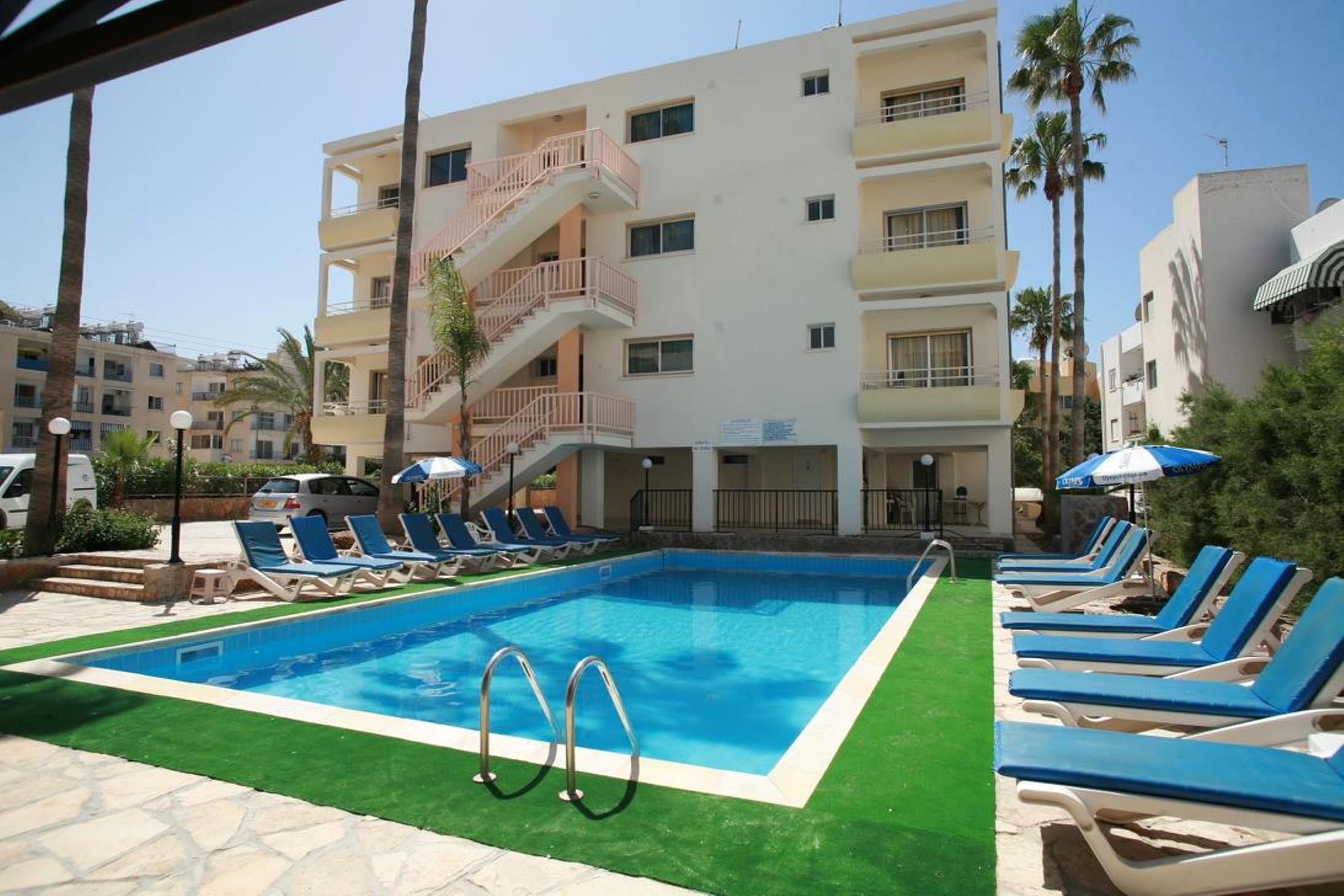 New York Plaza Hotel Apartments Paphos Buitenkant foto