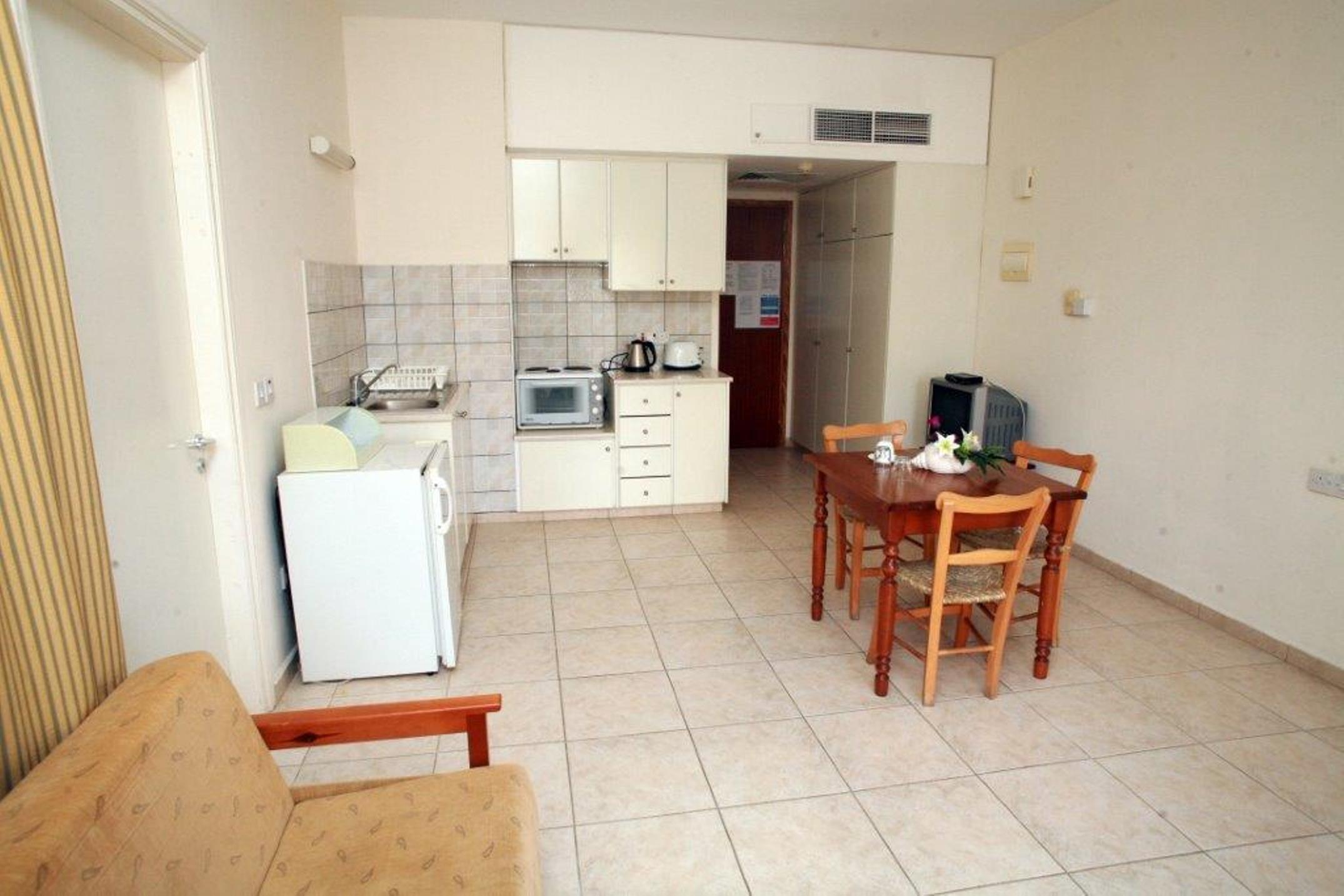 New York Plaza Hotel Apartments Paphos Buitenkant foto