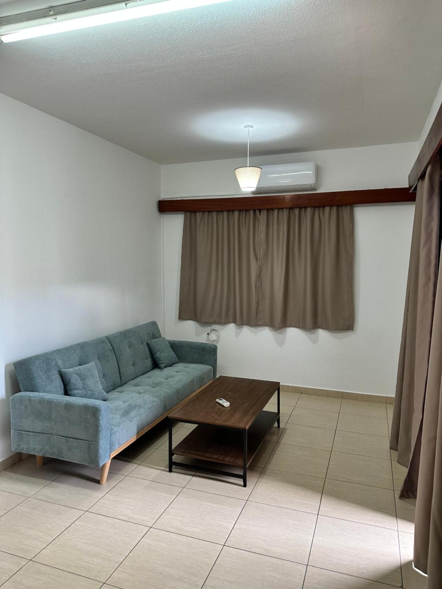 New York Plaza Hotel Apartments Paphos Buitenkant foto