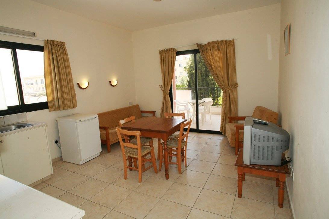 New York Plaza Hotel Apartments Paphos Buitenkant foto
