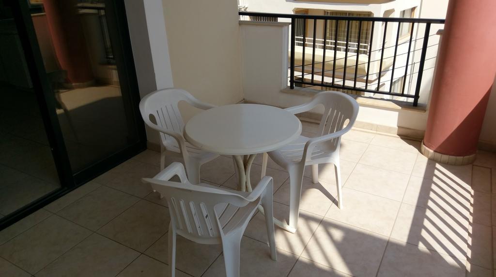 New York Plaza Hotel Apartments Paphos Buitenkant foto
