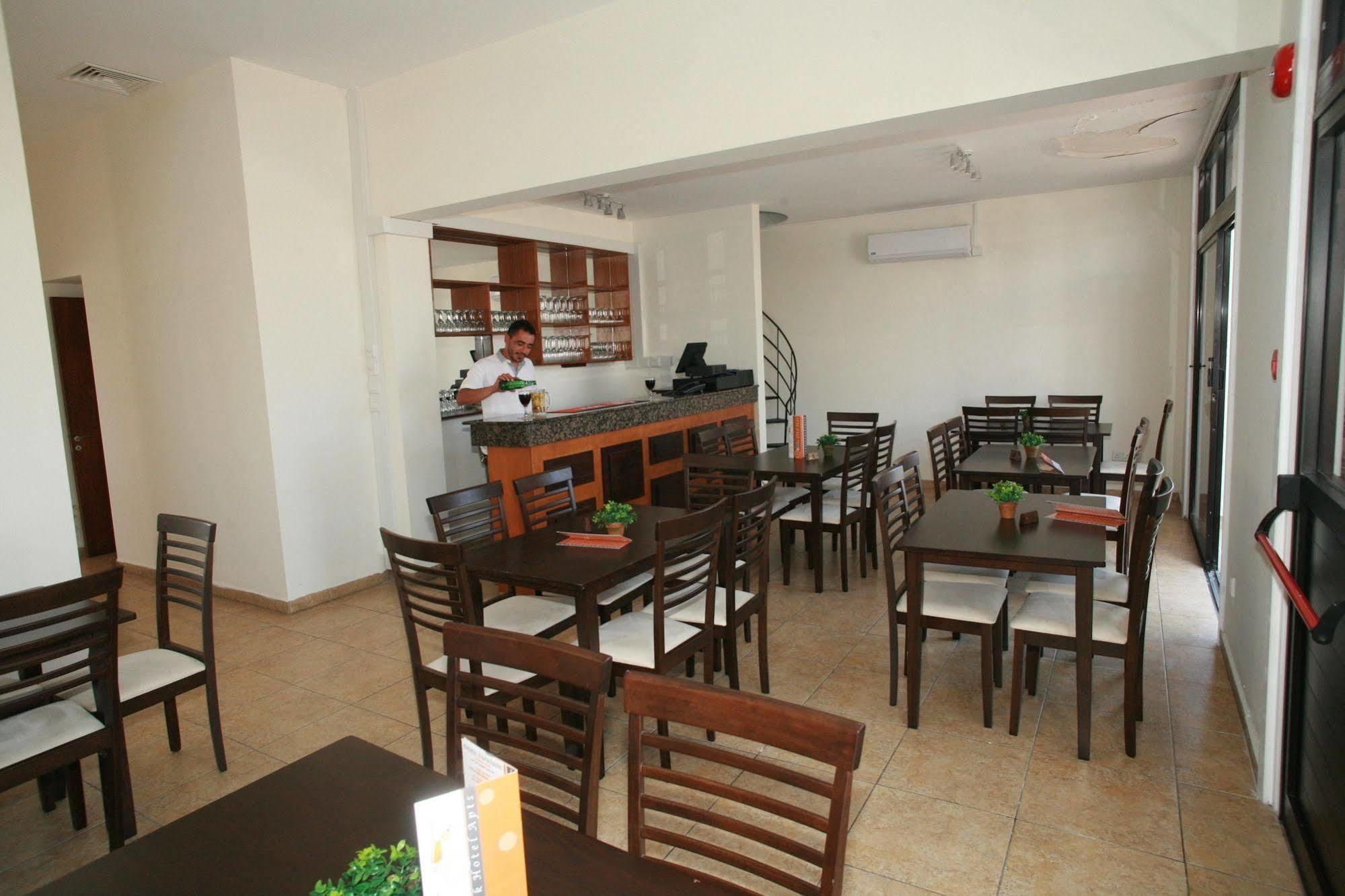 New York Plaza Hotel Apartments Paphos Buitenkant foto