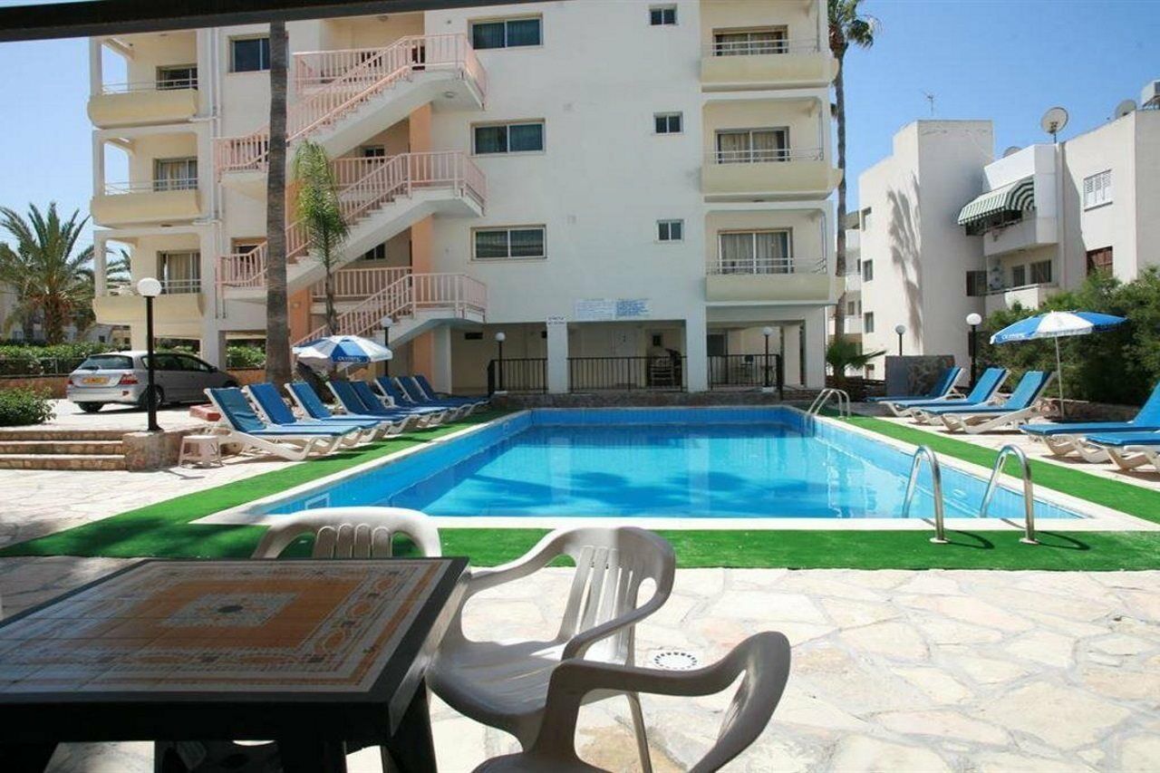 New York Plaza Hotel Apartments Paphos Buitenkant foto